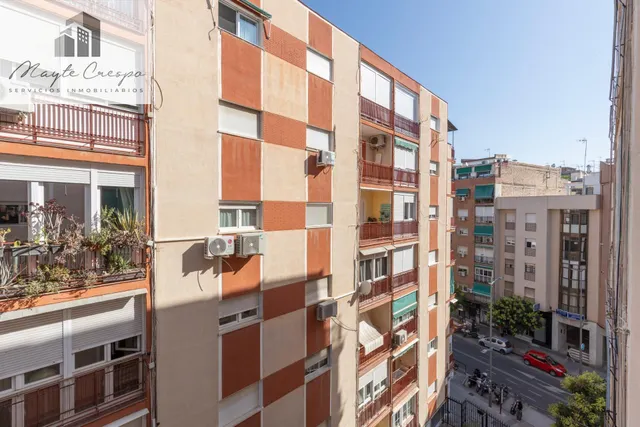 Piso en venta en calle arabial – Granada | — 30