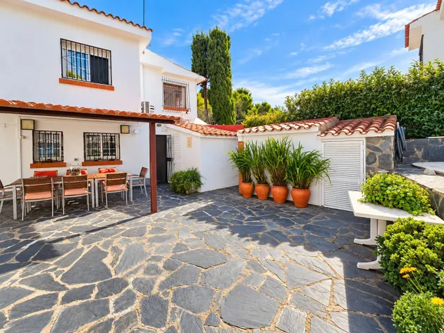 Casa con piscina privada, jardín y porche en Can Sors — 48