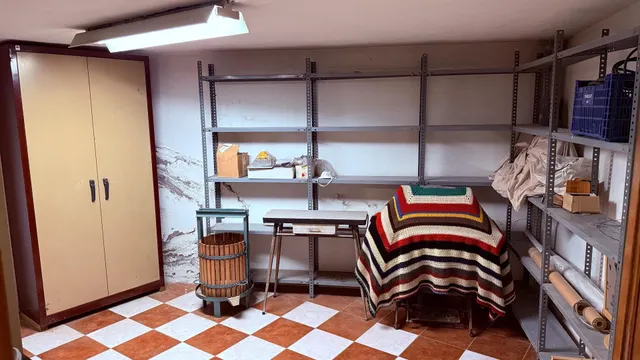 Local con oficinas en Tudela / Almacén para vehículos — 6