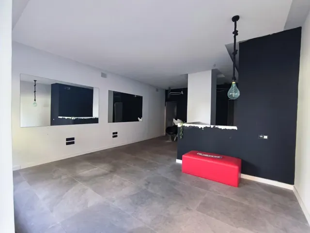 Fabuloso local comercial en la zona del Rescatado y la Biblioteca central del Marrubial (opción a adaptarlo a vivienda) — 15