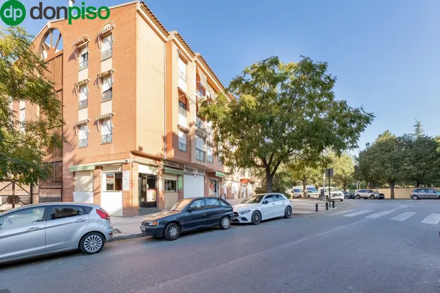 VENTA DE LOCAL EN URBANIZACION PARQUE NUEVA GRANADA (GRANADA) — 16