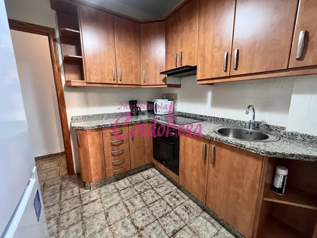 PISO JUNTO A LA PLAZA COSTA SOL