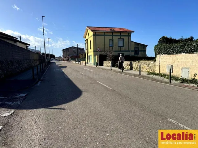 Venta de local comercial en Santander. — 9