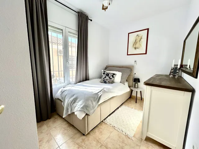 Chalet adosado de 3 dormitorios y 2 baños en orihuela costa (dehesa de campoamor) — 25