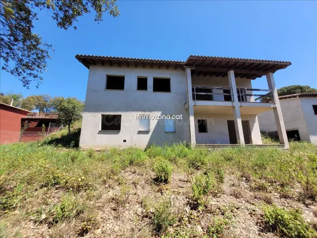 VENTA CONJUNTA DE 3 CASAS POR ACABAR, CAN FORNACA , RIIUDARE