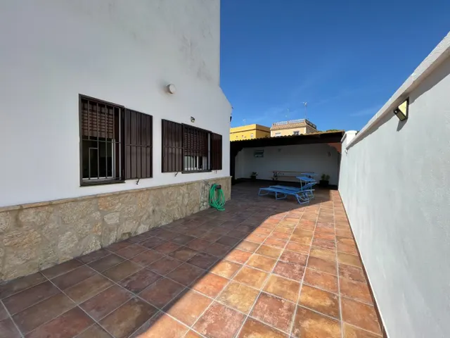ESPECTACULAR UNIFAMILIAR EN LA AVENIDA AL ANDALUS — 26