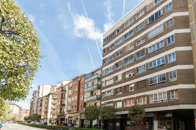 CUIDADA VIVIENDA EN AVENIDA ZARAGOZA