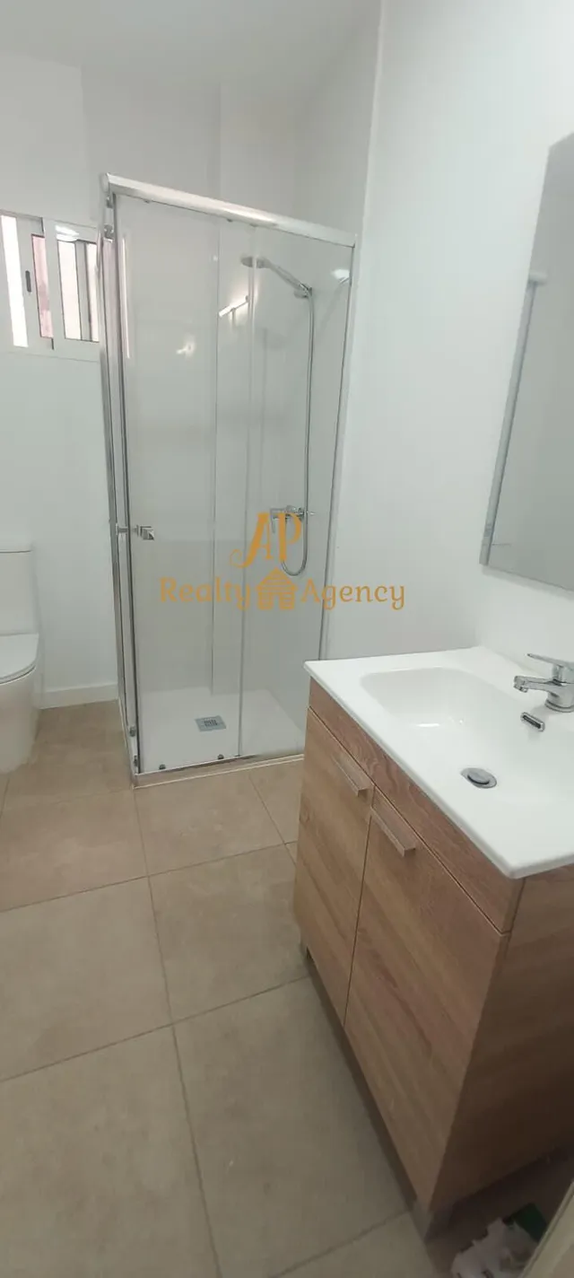 Piso exterior con balcón, trastero y posibilidad de 3 dormitorios en Elda — 16