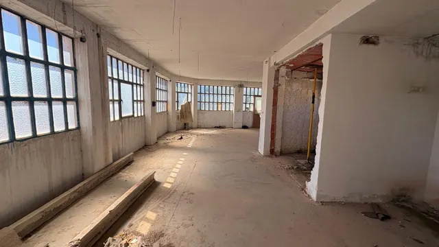 NAVE INDUSTRIAL CON MUCHAS POSIBILIDADES — 22