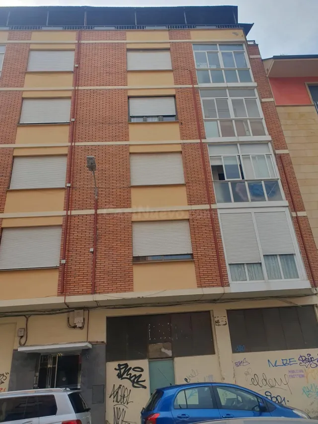 Amplio Piso en el Corazón de Ponferrada - Oportunidad para R