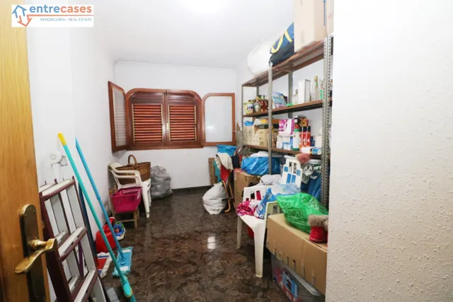 CASA INDEPENDIENTE CON LOCAL — 24