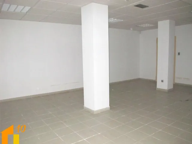 Local en venta en avd. Del Cid. — 14