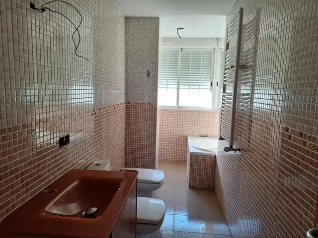 VENTA DE CHALET ADOSADO  EN CALLE SANTILLANA DEL MAR 20. BOADILLA DEL MONTE, — 14