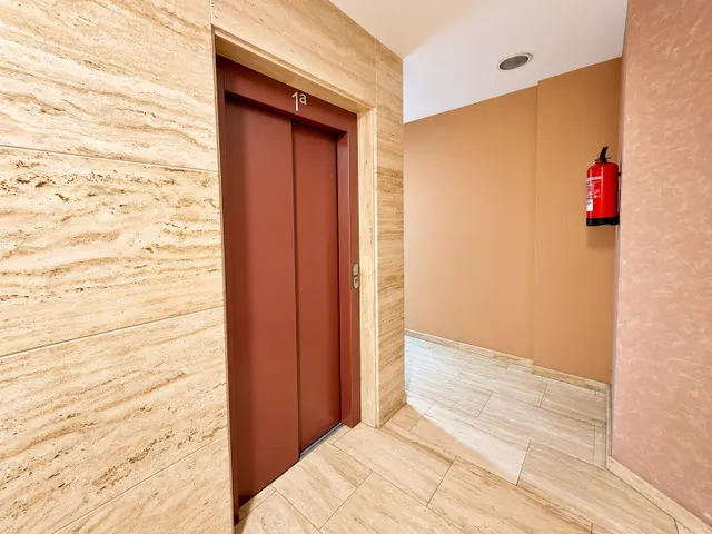Piso de 2 dormitorios con aire acondicionado a 100 metros de Las Canteras – Zona Puerto — 11
