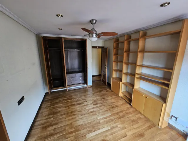 Exclusividad, amplitud y confort en el centro de Salamanca, 3 amplios dormitorios y plaza de garaje cerrada — 39