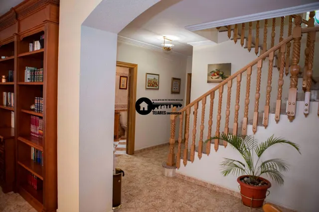 Se vende edificio completo de tres plantas  con garaje, patios privados y solárium — 26