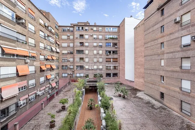PISO EN SÓCRATES - GRANADA — 3