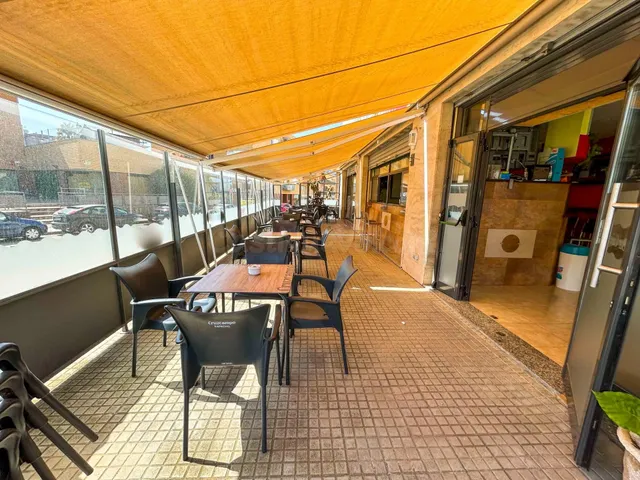 Magnifico bar - cafetería en una zona concurrida. - foto 2