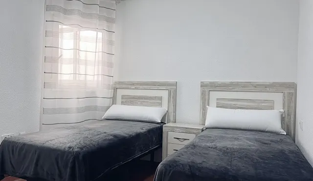 Apartamento con 2 dormitorios, 1 baño, 350 m. de la playa — 6