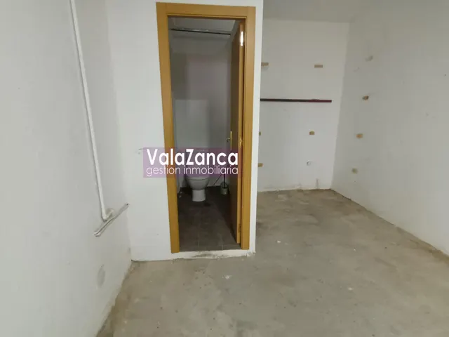 Valazanca alquila Local Comercial — 10