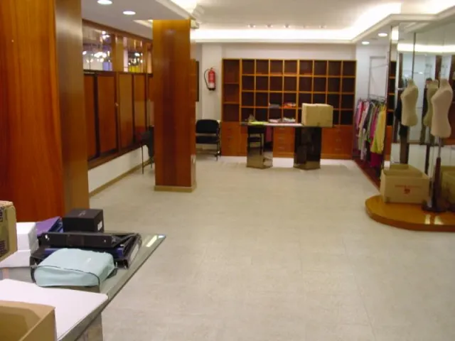 LOCAL COMERCIAL — 2