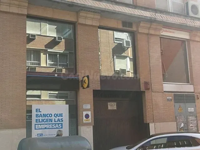 Garaje 28m² en venta - Luis Montoto - Santa Justa