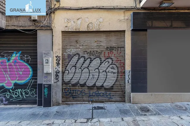 Local de 2 plantas en Granada — 12