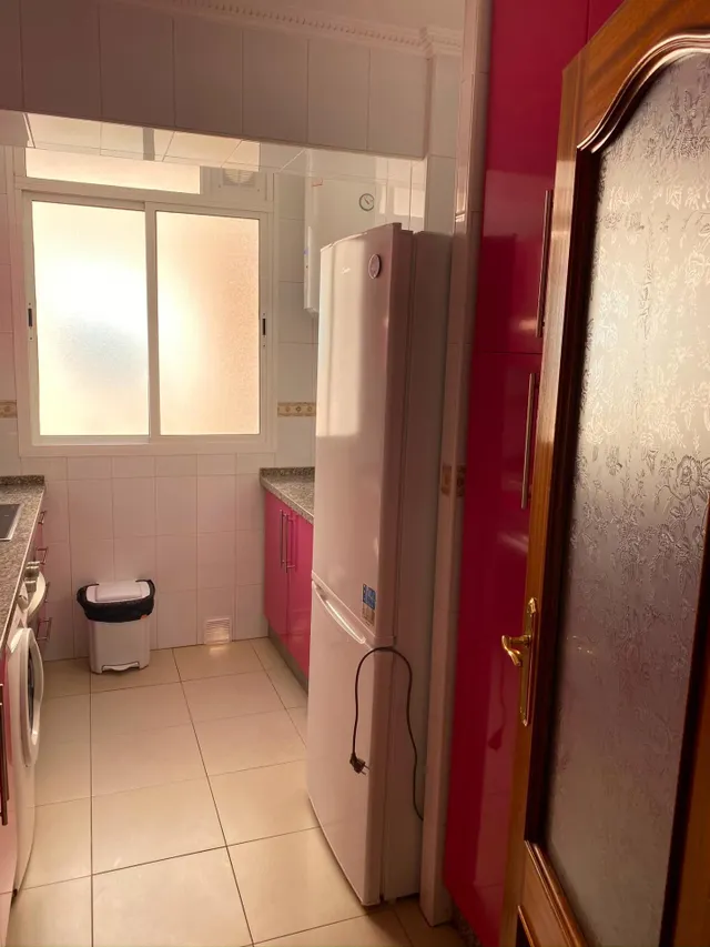 SE ALQUILA HABITACIÓN A ESTUDIANTE — 25