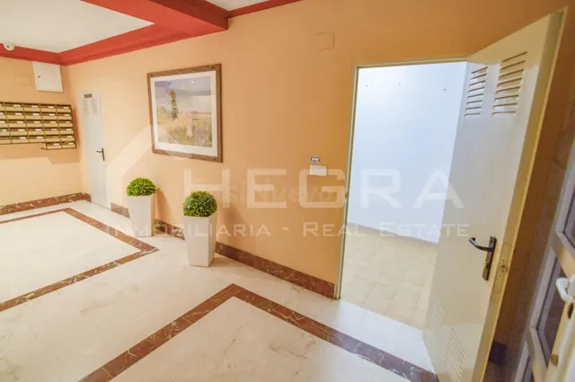 SE ALQUILA AMPLIO TRASTERO – PLAYA DEL CURA. Calle Ramón Gallud 200, en Torrevieja — 3