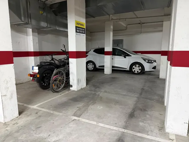 Piso con 2 plazas de garaje y trastero en C/ Tajada (Pedrola) — 21