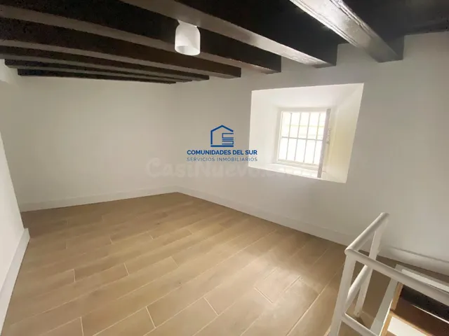 Moderno Piso Reformado en el centro de Cádiz — 3