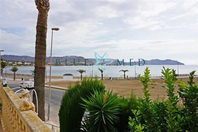 Tríplex en primera línea con vistas al mar en el alamillo — 2