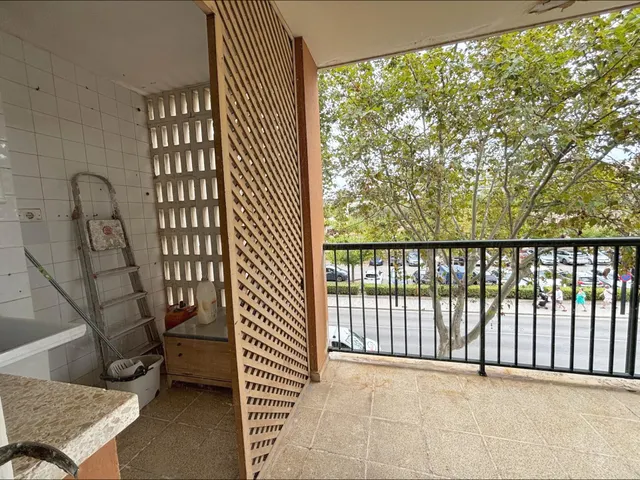 Apartamento luminoso y semi reformado de 4 dormitorios en el corazón de Port d’Alcúdia — 10