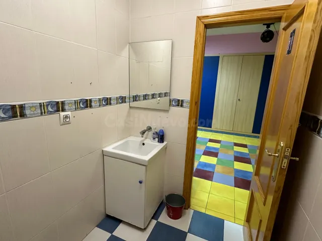 ALG661 - DOS LOCALES COMERCIALES DE 135M2 EN LA AVDA PAÍS VA - foto 4