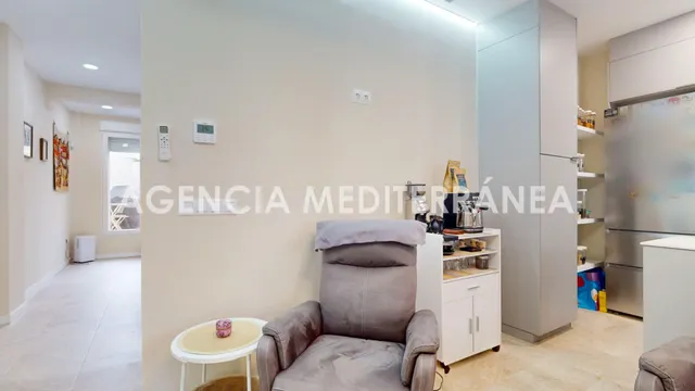 ¡Espectacular ático totalmente reformado y amueblado con terraza en Extramurs! — 24