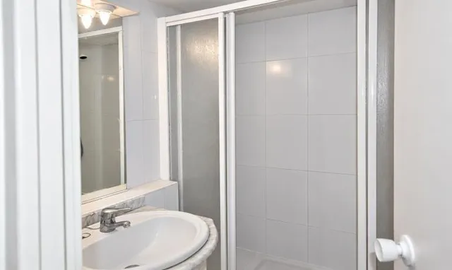 Bonito apartamento en Roses con piscinas comunitarias y vistas abiertas — 23
