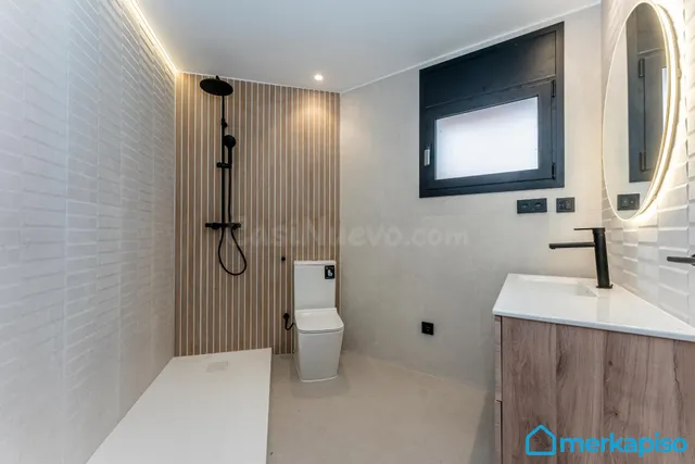 Se vende adosado de obra nueva con ascensor junto a la Aving - foto 3