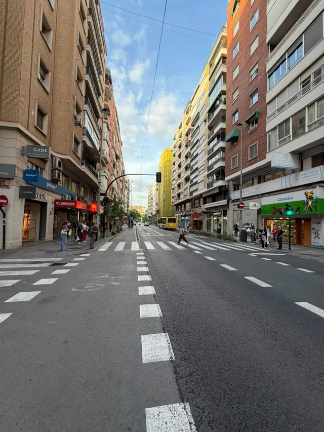 Piso 5 habitaciones 152m² en venta - Avda. de la Constitucion — 8