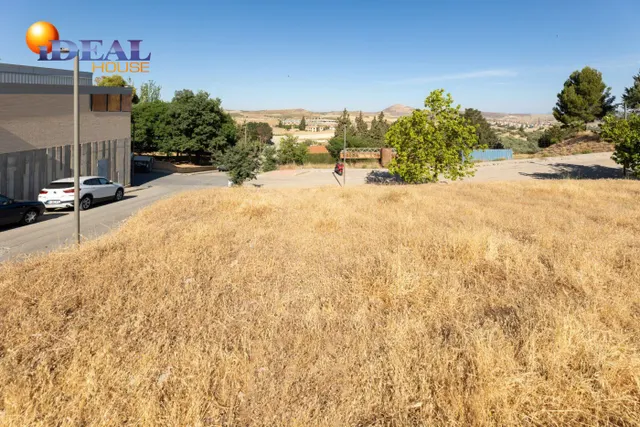 Venta de solar urbano de 258 m2 en Otura (Granada) — 10