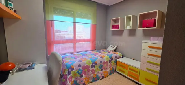 PISO A LA VENTA AMPLIO, LUMINOSO Y CON PLAZA DE GARAGE — 4