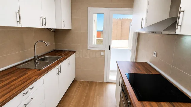 Apartamento reformado en el centro de Roses, a solo 50 metro - foto 4