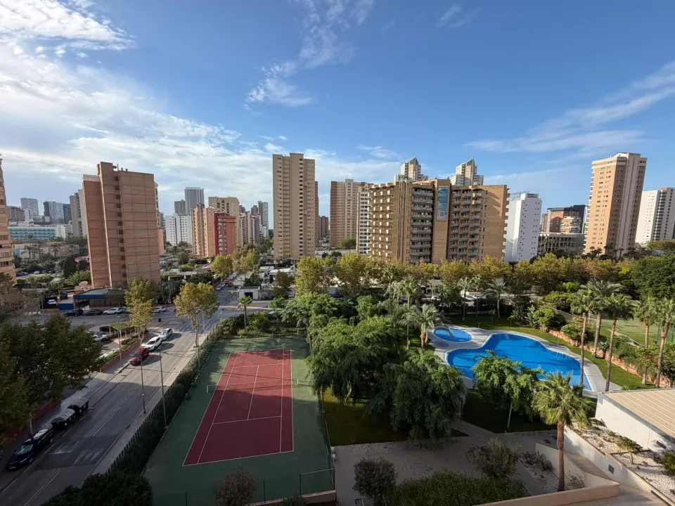Lujo Elegante apartamento en Benidorm con vistas y piscina