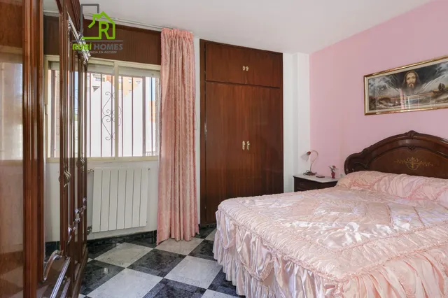 Piso con terraza y patio en Granada — 8