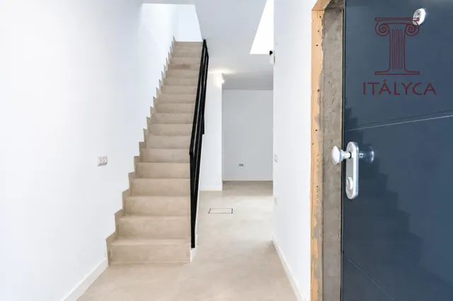 Casa de obra nueva en venta en calle Niño Perdido — 32