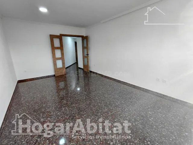 Amplitud y confort a estrenar en este luminoso piso reformad - foto 3