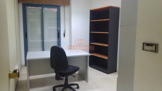 SE ALQUILA O SE VENDE ENTREPLANTA EN LA MEJOR CALLE DE ALBACETE — 4