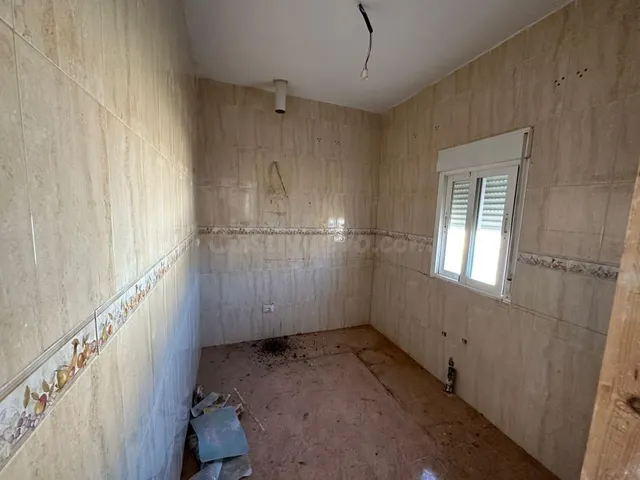 OPORTUNIDAD: 2 viviendas, almacenes y solar edificable en LA - foto 3