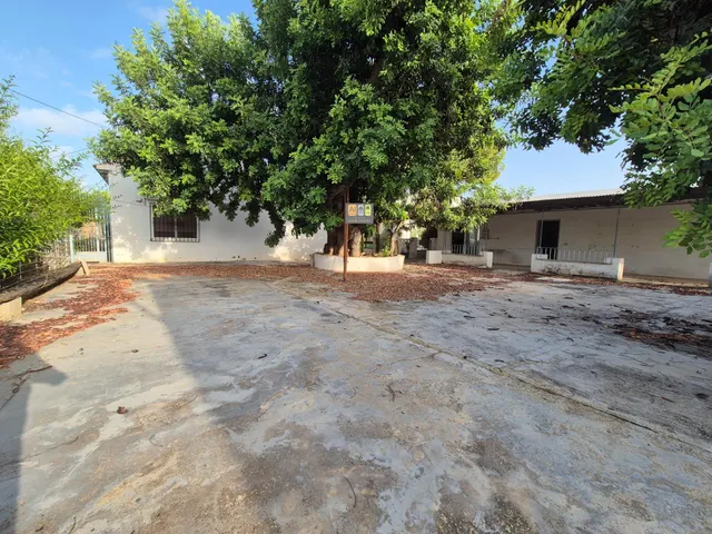 CASA EN EL CAMPO CERCA DEL PUEBLO — 18