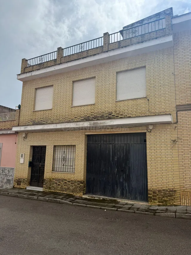 INVERSIÓN O GRAN VIVIENDA EN LAS PAJANOSAS – 241 m2, 4 habit - foto 3