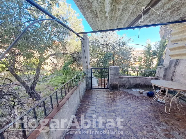 AMPLIA CASA CON 2 TERRAZAS PARA REFORMAR EN EL CENTRO — 8